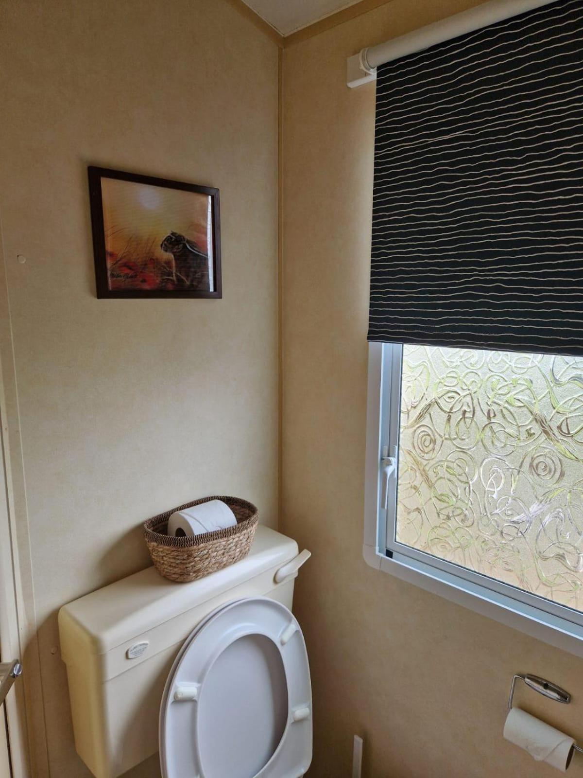 Lochview Retreat Caravan Balminnoch Bagian luar foto